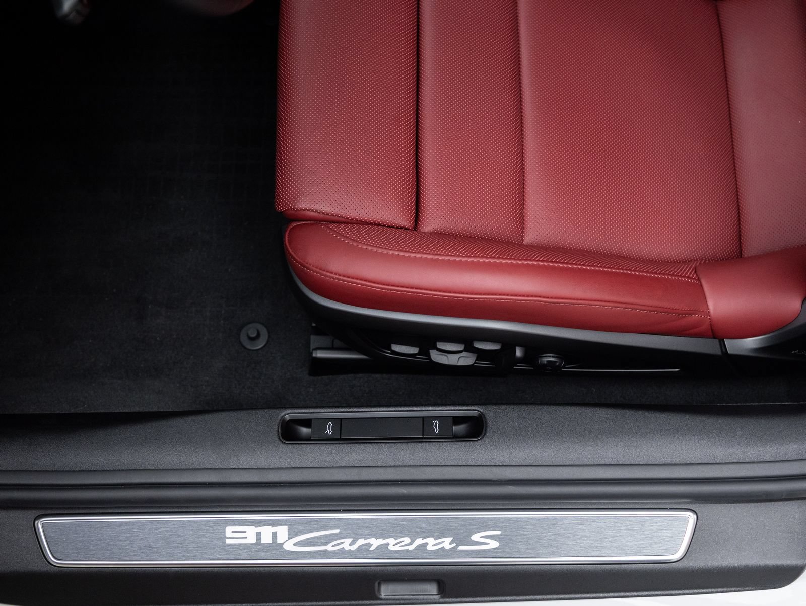 Certified 2024 Porsche 911 Carrera S RWD image 21