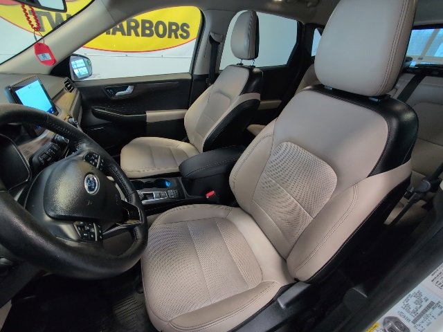 Used 2020 Ford Escape Titanium image 11