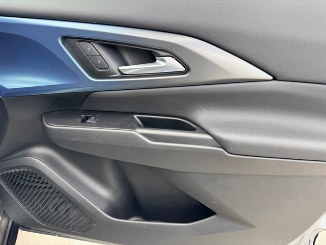 Certified 2025 Chevrolet Equinox EV LT w/ Convenience Package image 9