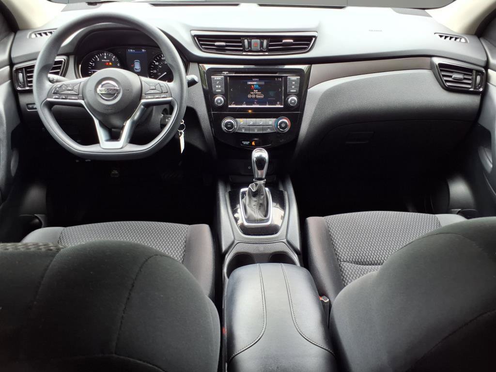 Used 2022 Nissan Rogue Sport S image 9