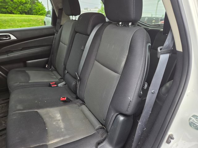 Used 2018 Nissan Pathfinder SV AWD/4WD image 12