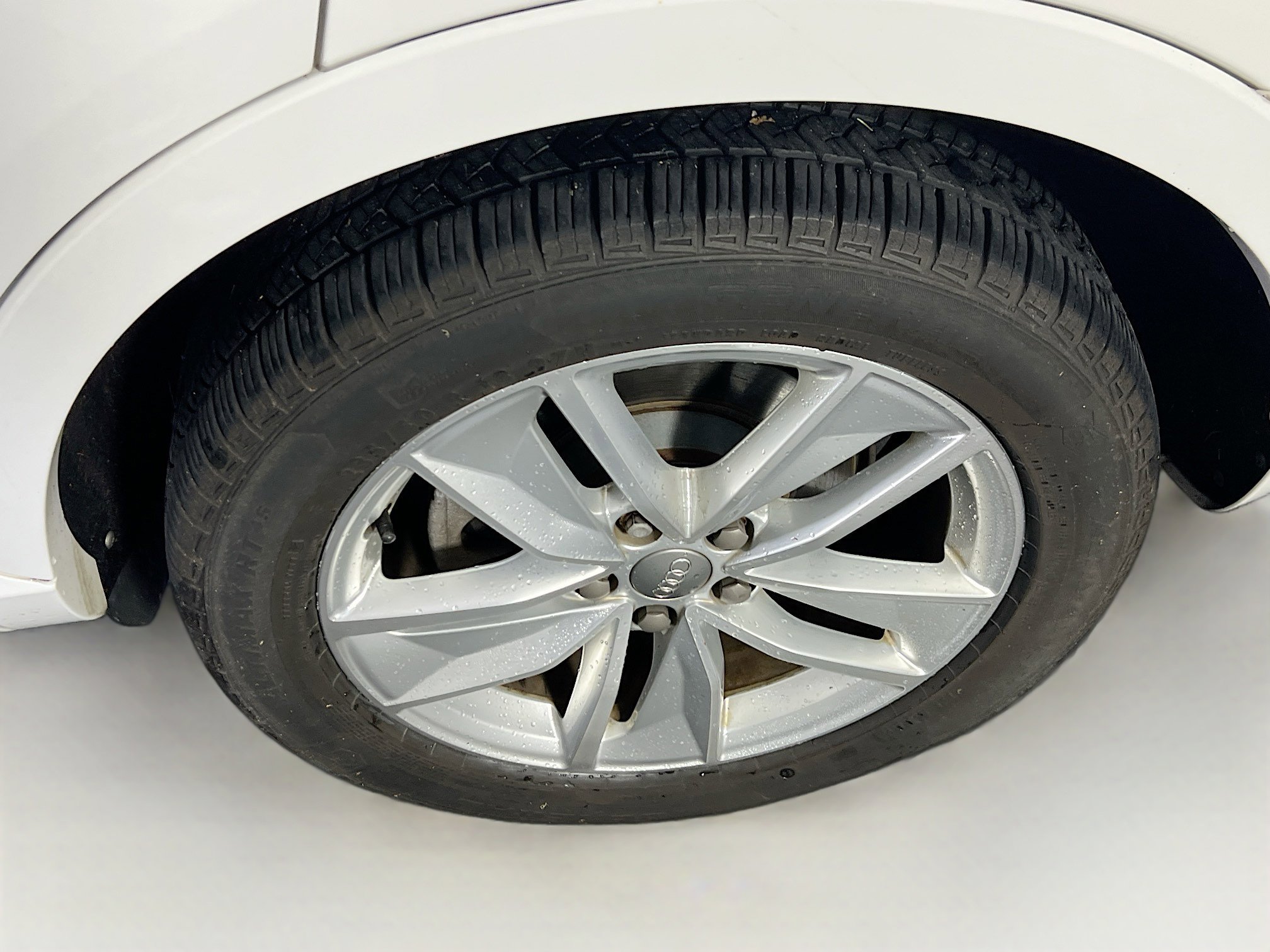 Used 2018 Audi Q3 2.0T Premium w/ Convenience Package image 30