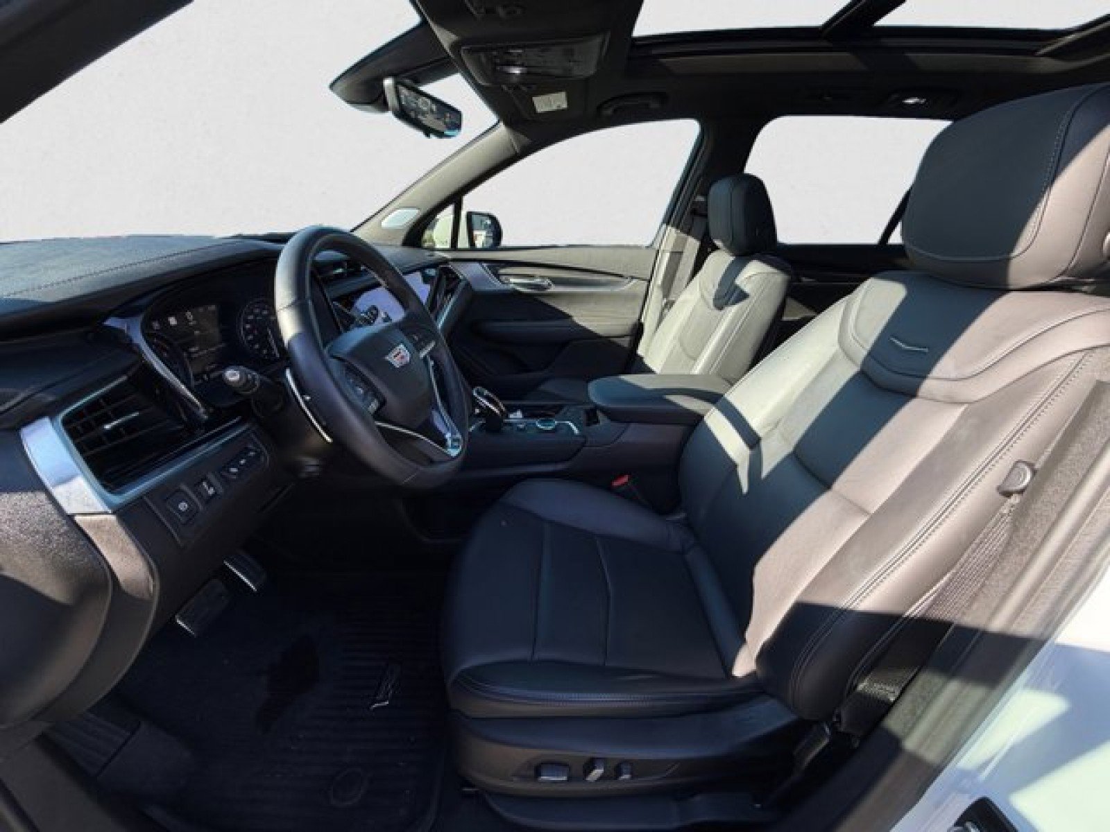 Used 2024 Cadillac XT6 Sport w/ LPO, Onyx Lite Package image 10