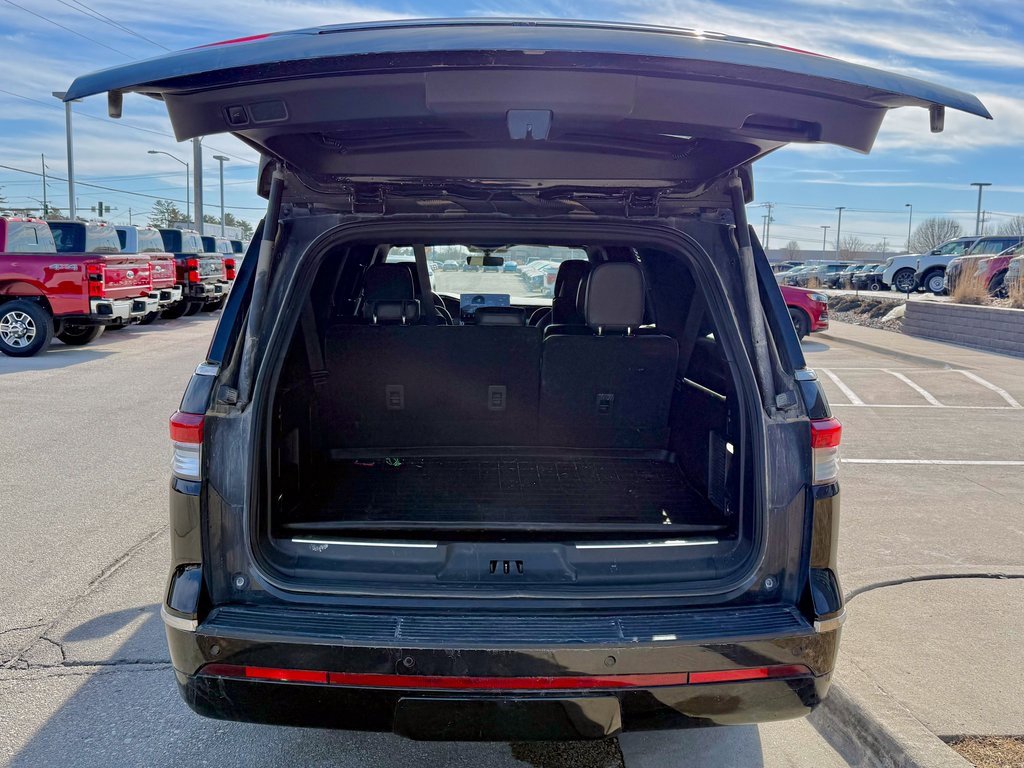 Used 2022 Lincoln Navigator L Reserve image 14