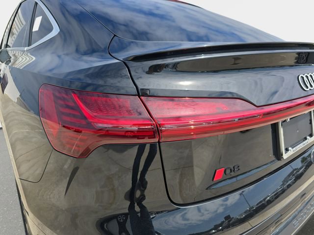 Used 2024 Audi Q8 e-tron Premium Plus w/ Premium Plus Package AWD/4WD image 39