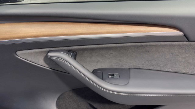 Used 2024 Tesla Model Y Performance AWD/4WD image 13