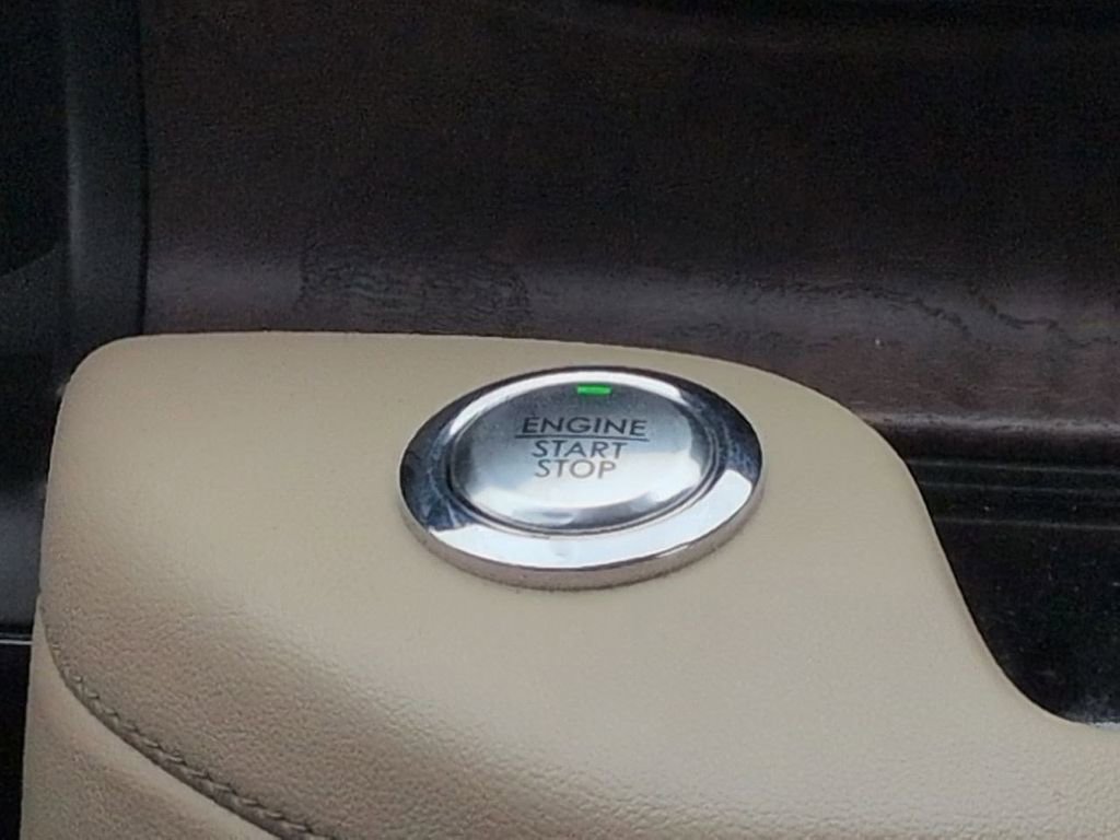 Used 2023 Lincoln Aviator Reserve w/ Equipment Group 201A image 16