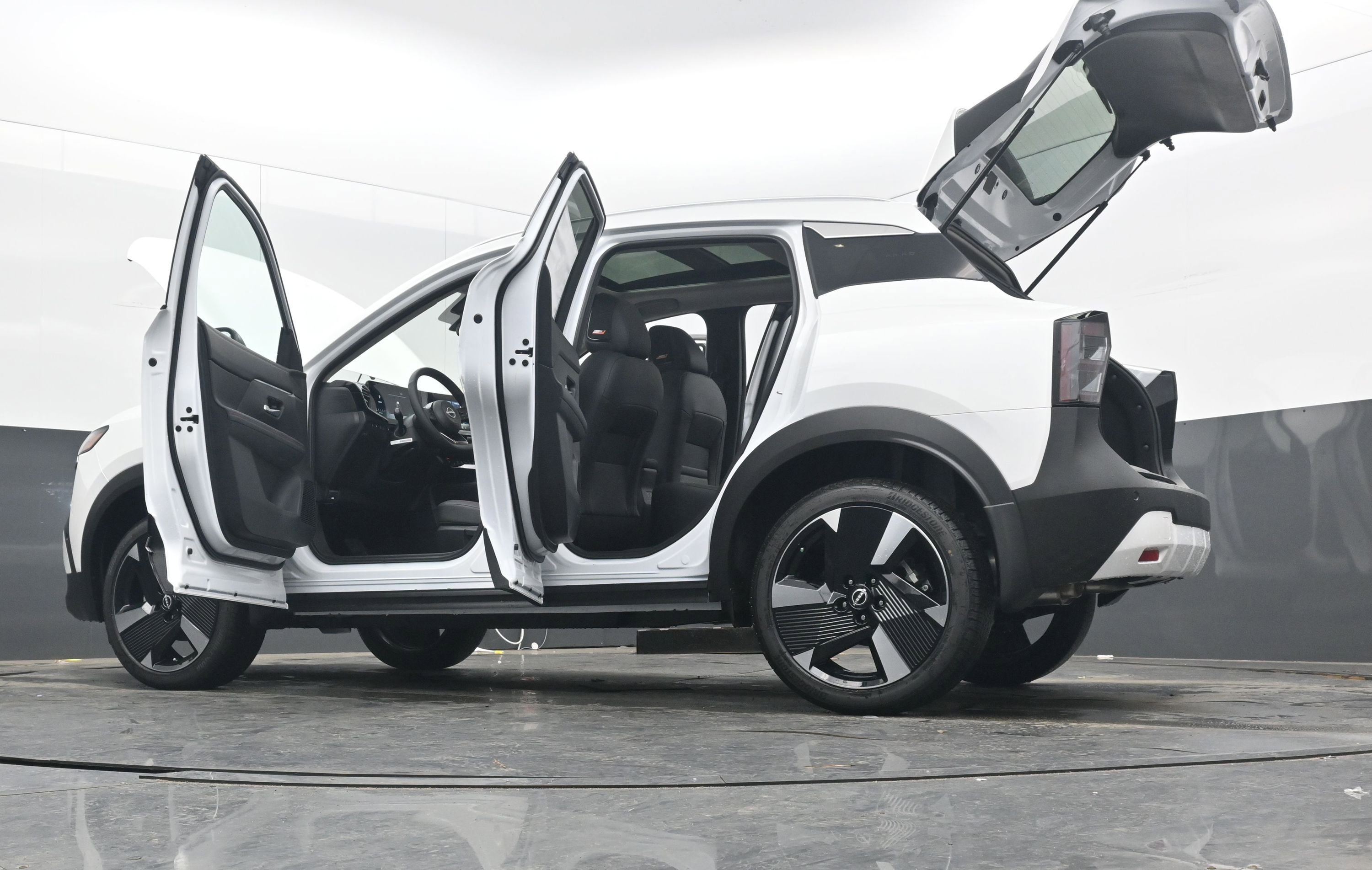 New 2026 Nissan Kicks SR w/ SR Premium Package image 43