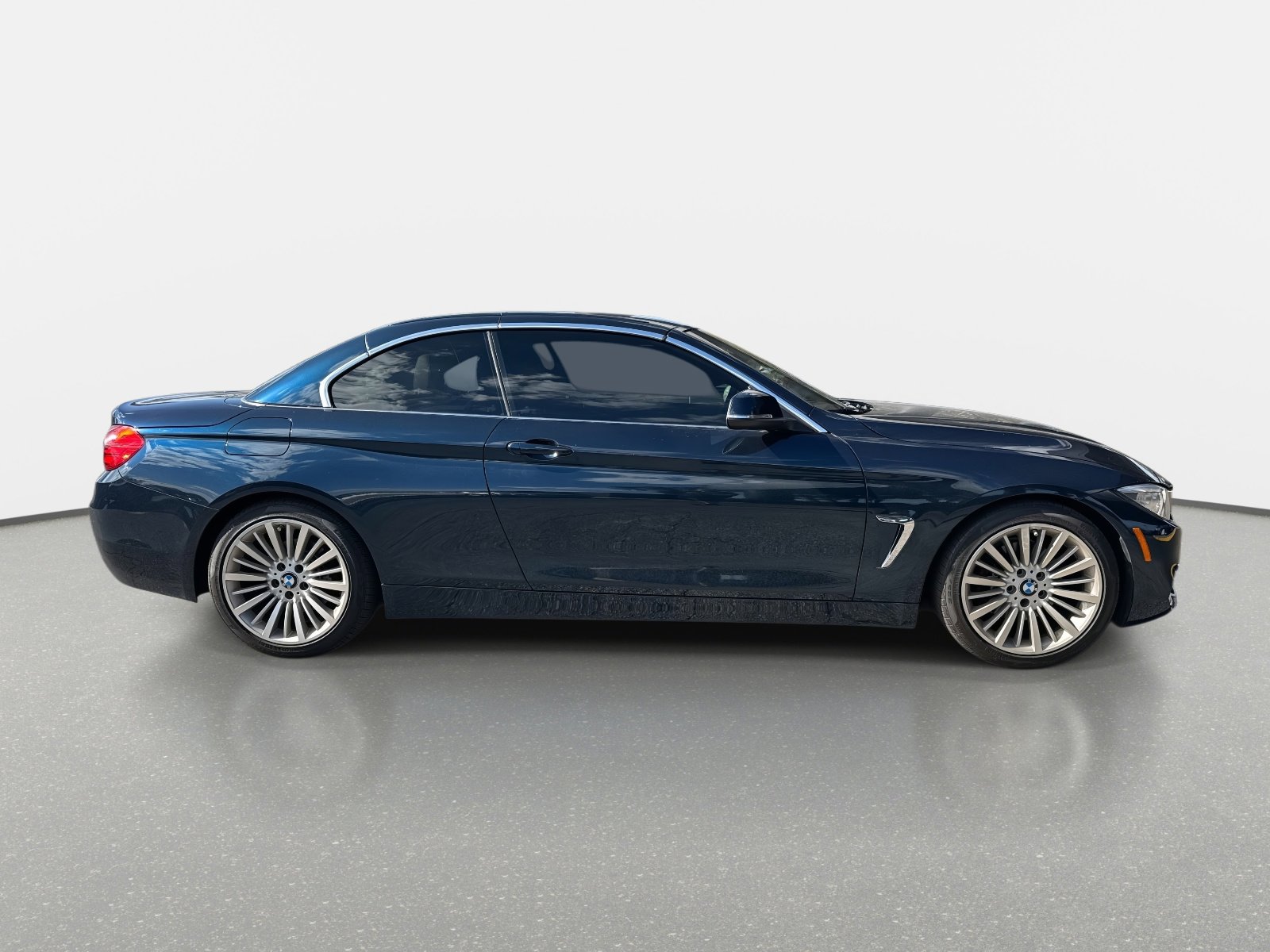 Used 2015 BMW 428i Convertible image 2