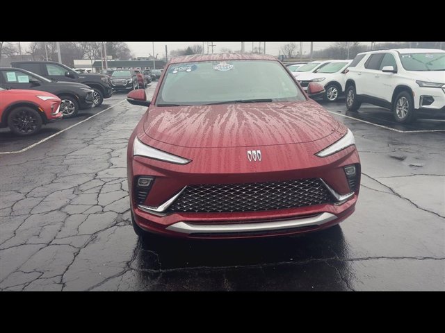 Certified 2024 Buick Envista Avenir image 3