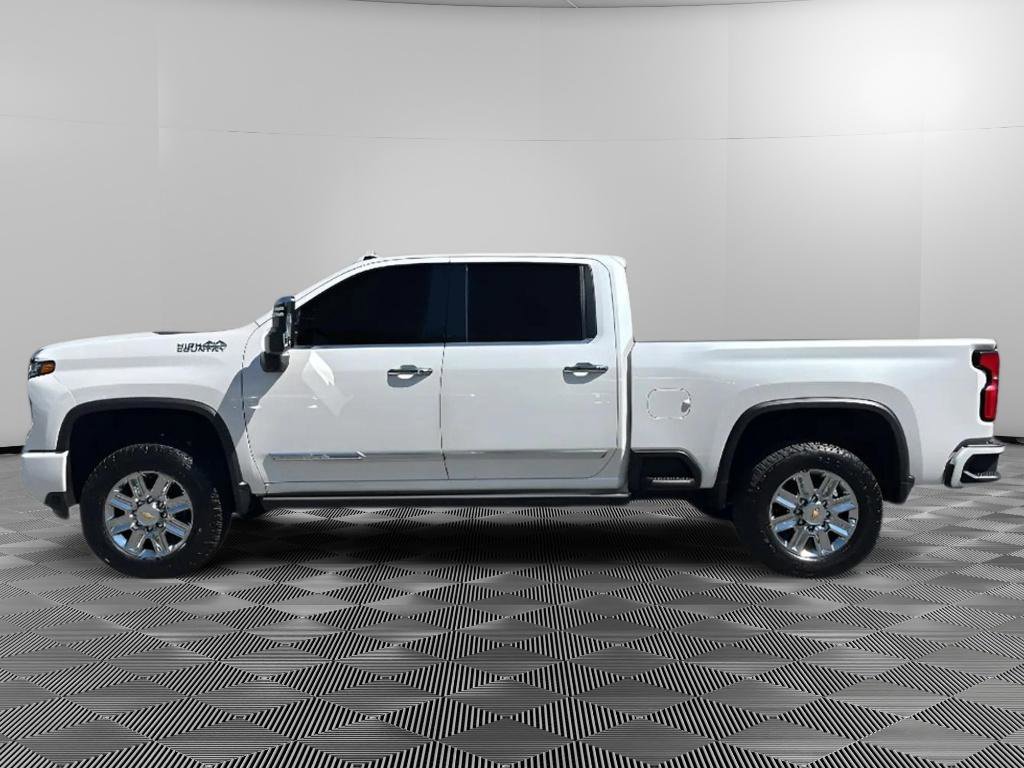 Used 2024 Chevrolet Silverado 2500 High Country w/ High Country Premium Package AWD/4WD image 5