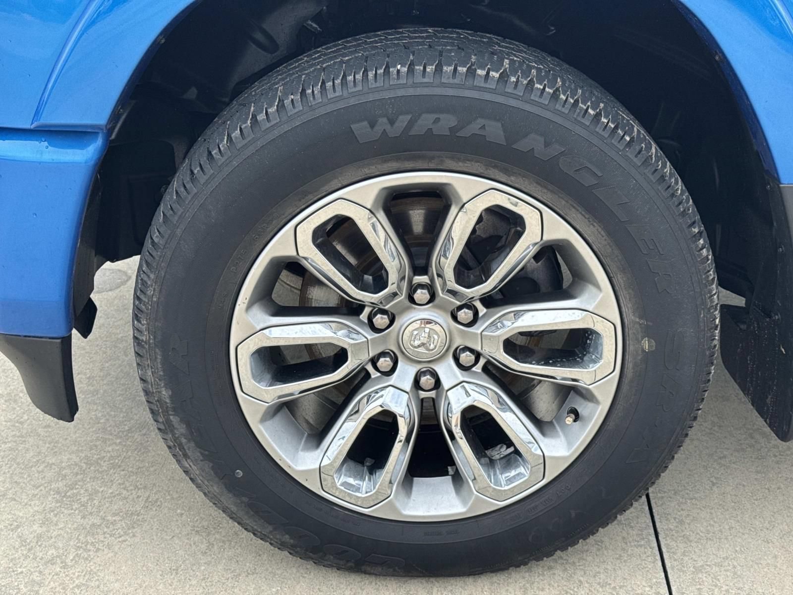 Used 2022 RAM 1500 Laramie AWD/4WD image 4