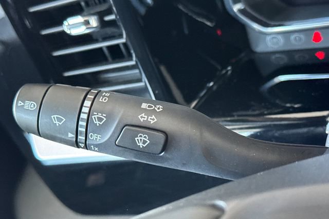 Used 2025 Chevrolet Silverado 2500 LT w/ Convenience Package image 38