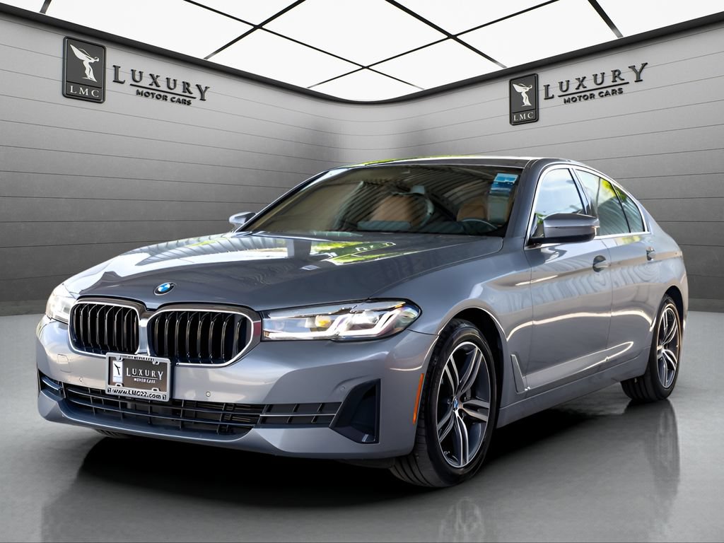 Used 2023 BMW 530i xDrive w/ Premium Package AWD/4WD image 4