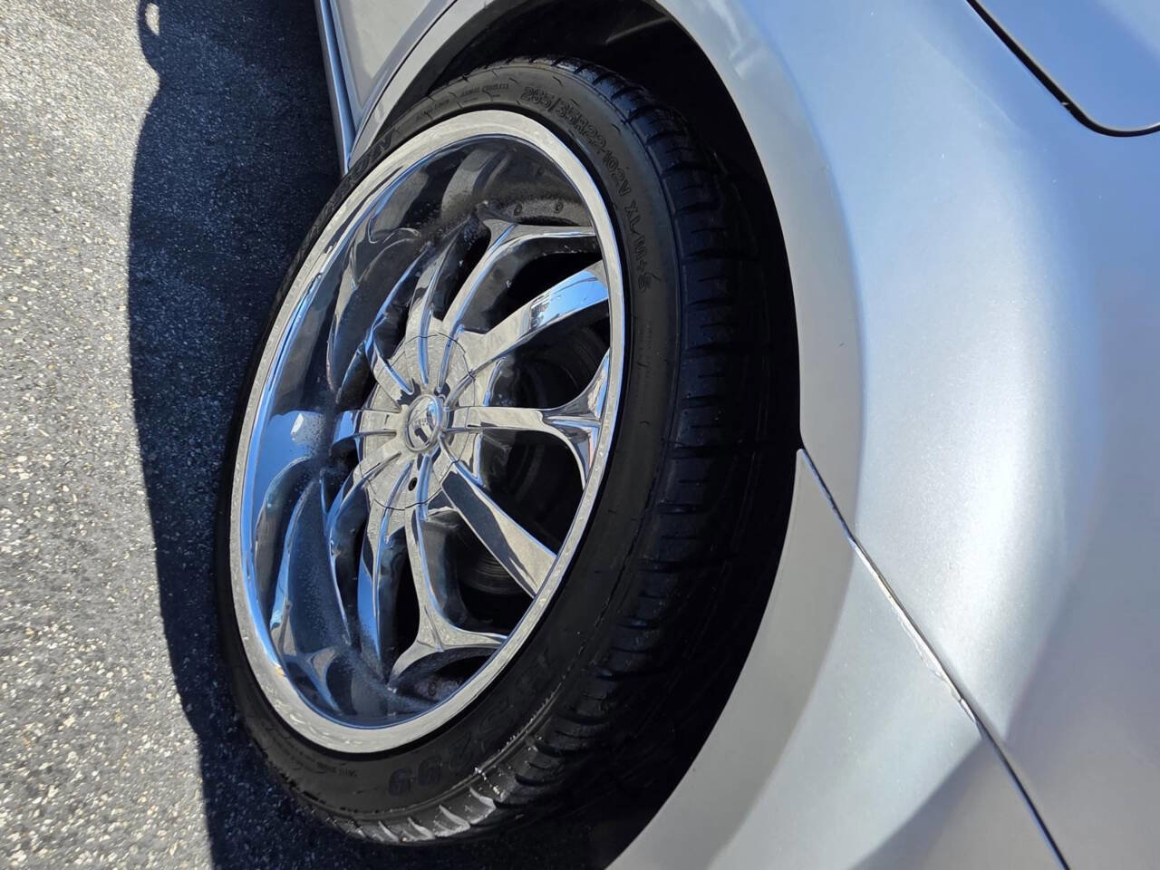 Used 2005 Chrysler 300 image 5