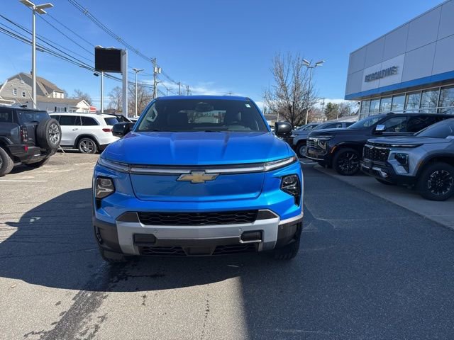 Used 2025 Chevrolet Silverado EV LT AWD/4WD image 7