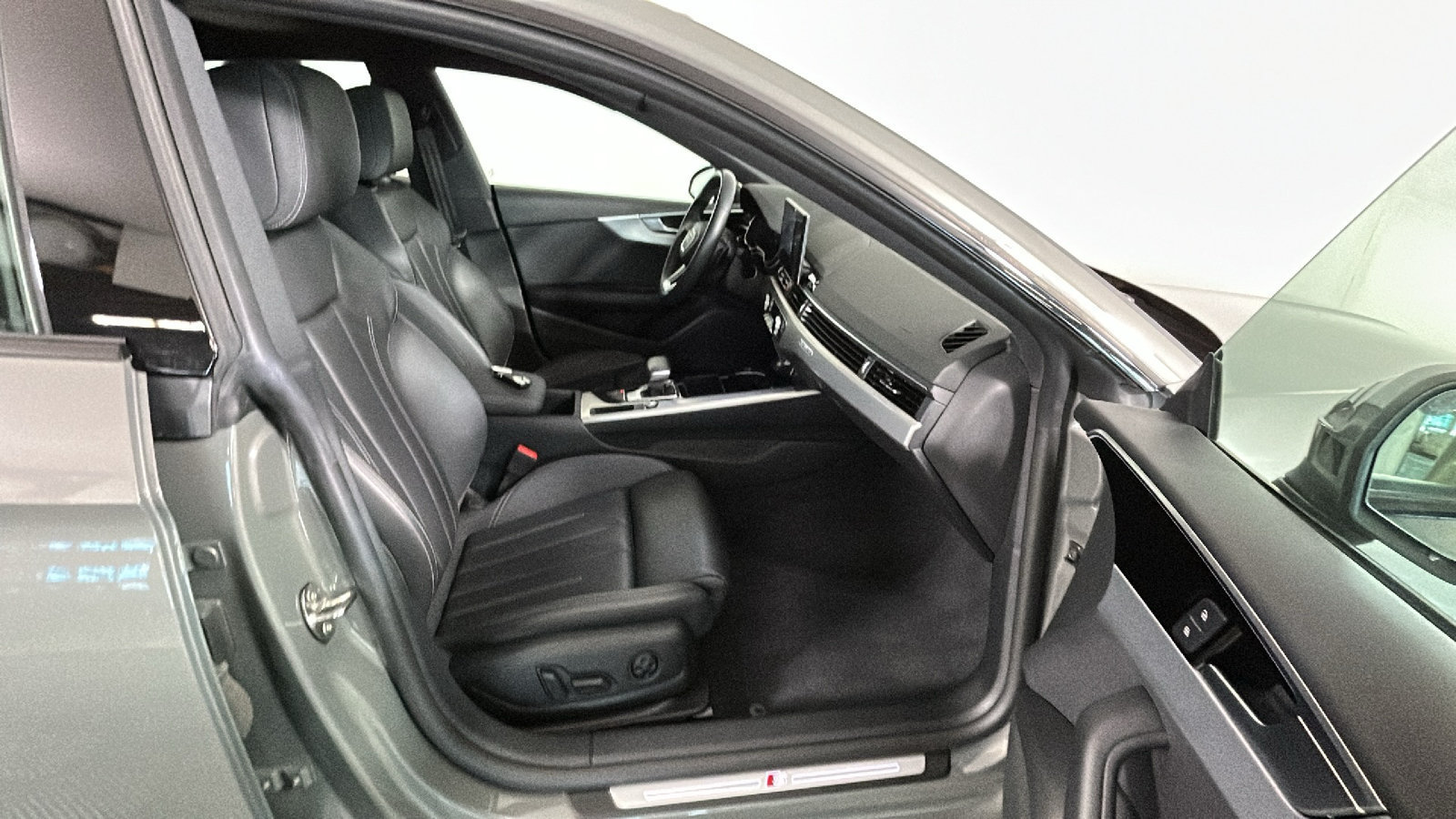 Used 2025 Audi A5 2.0T Premium AWD/4WD image 34