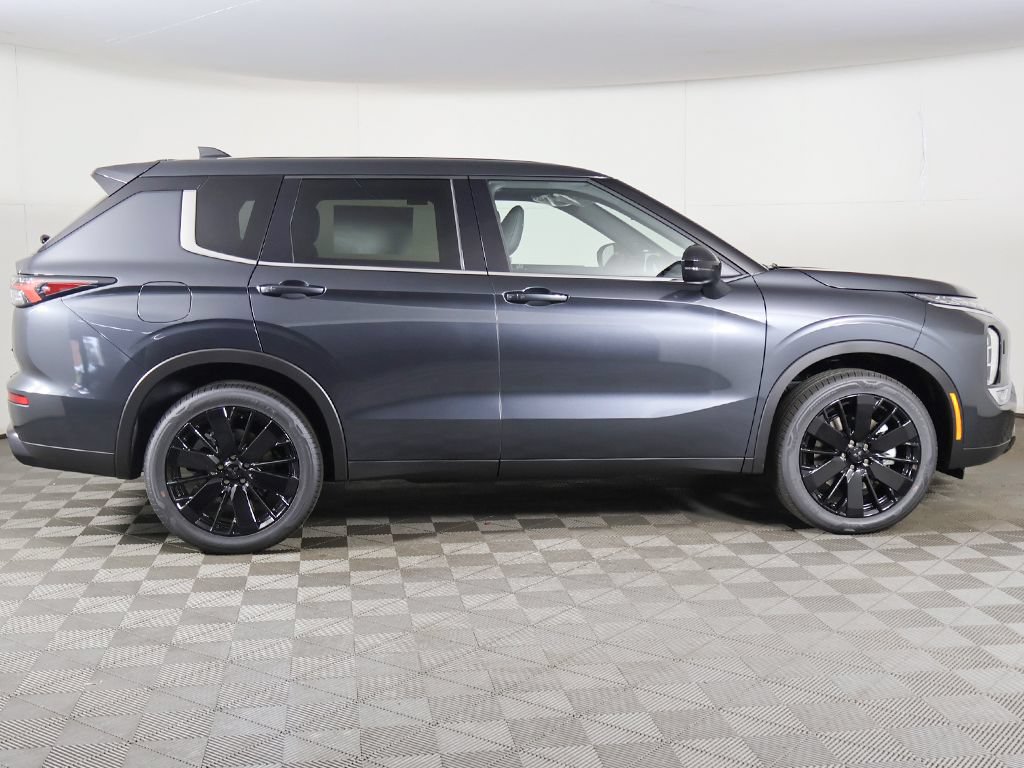 New 2026 Mitsubishi Outlander LE AWD/4WD image 18