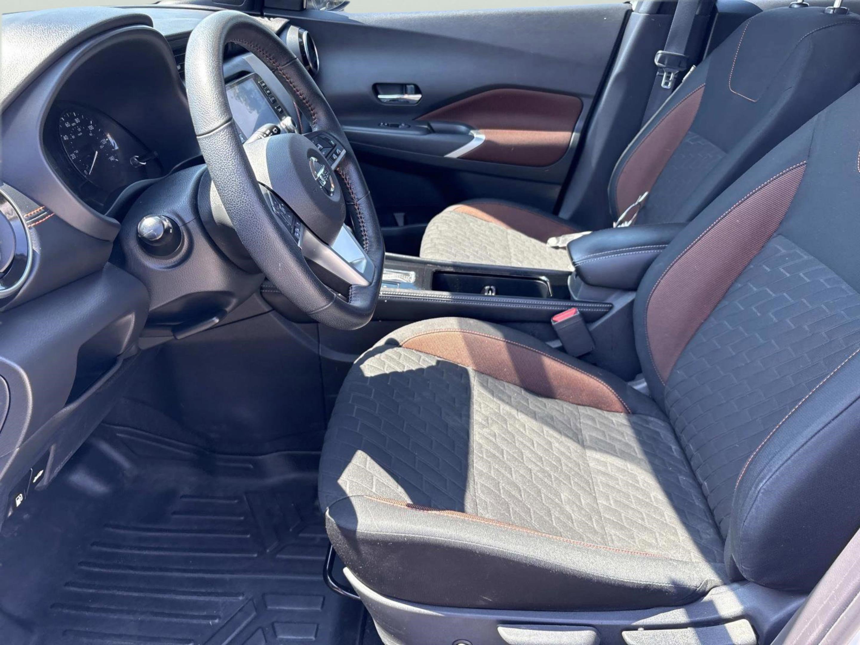 Used 2021 Nissan Kicks SR image 23