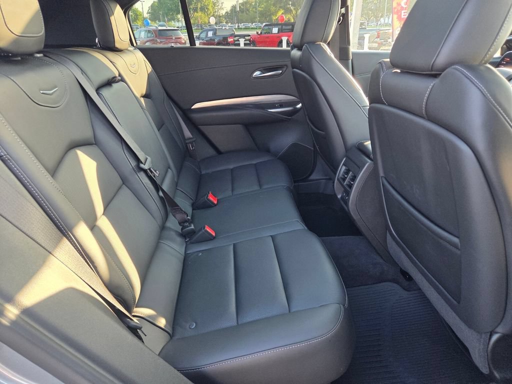 Used 2024 Cadillac XT4 Premium Luxury w/ Technology Package FWD image 16