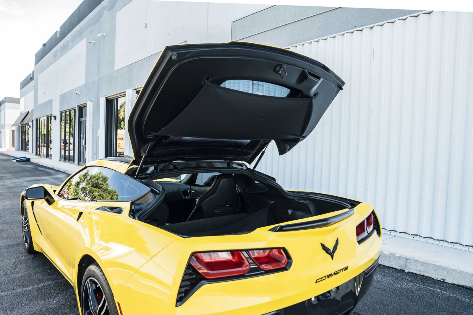 Used 2017 Chevrolet Corvette Stingray Coupe w/ 1LT RWD image 27