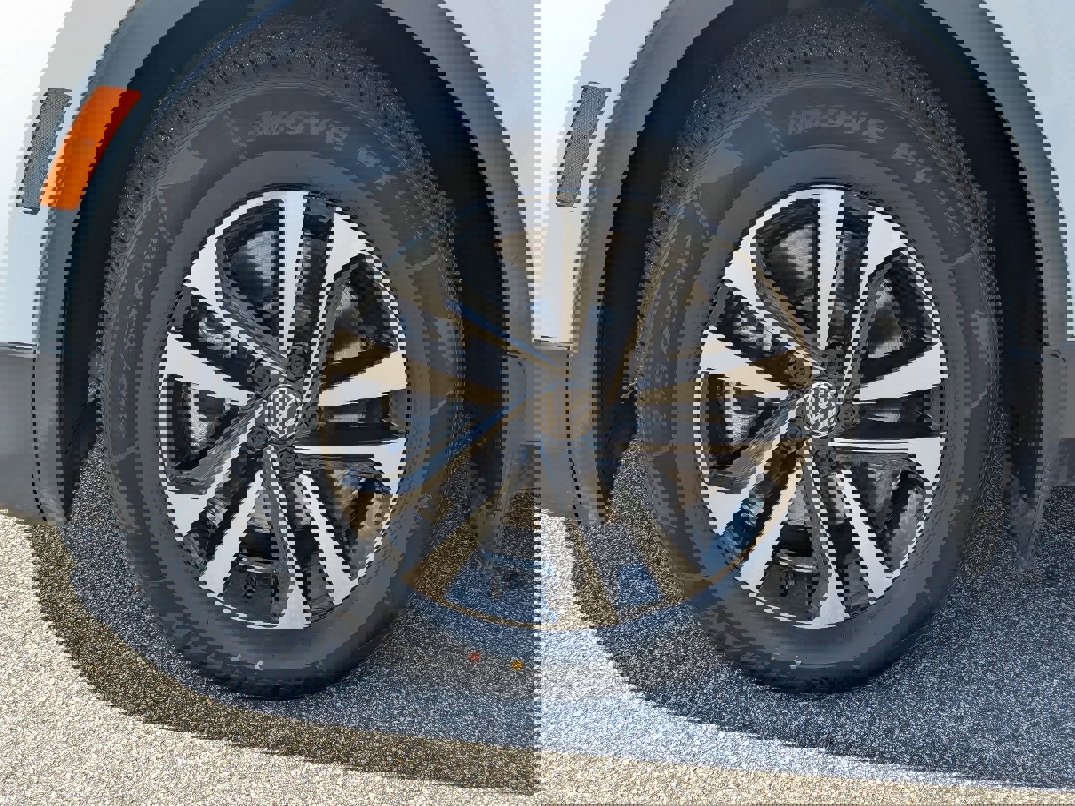 Used 2023 Volkswagen Tiguan S image 30