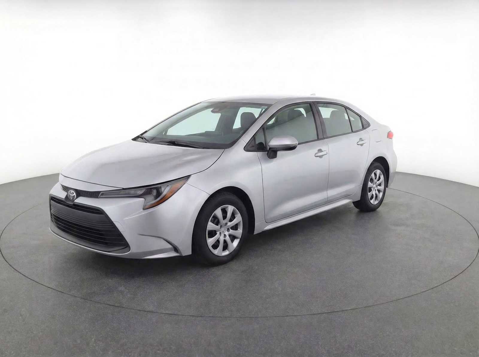 Used 2025 Toyota Corolla LE image 1