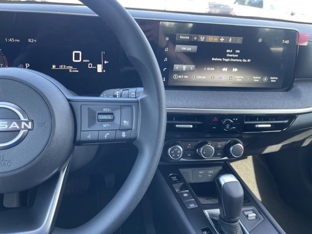 New 2025 Nissan Kicks SV image 28