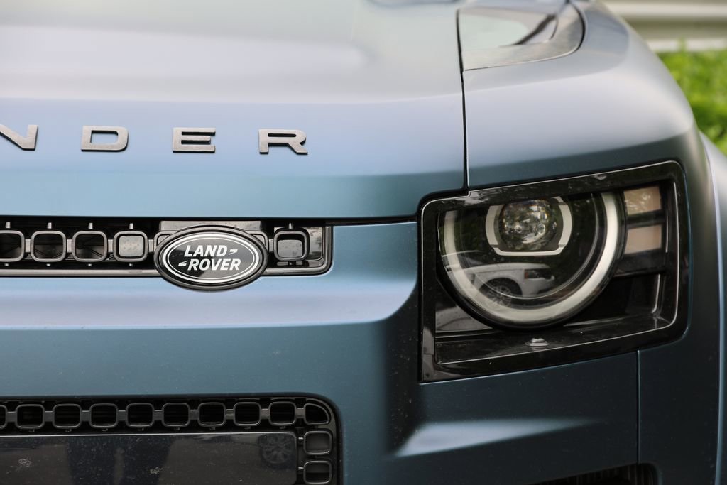 New 2026 Land Rover Defender 110 OCTA AWD/4WD image 13