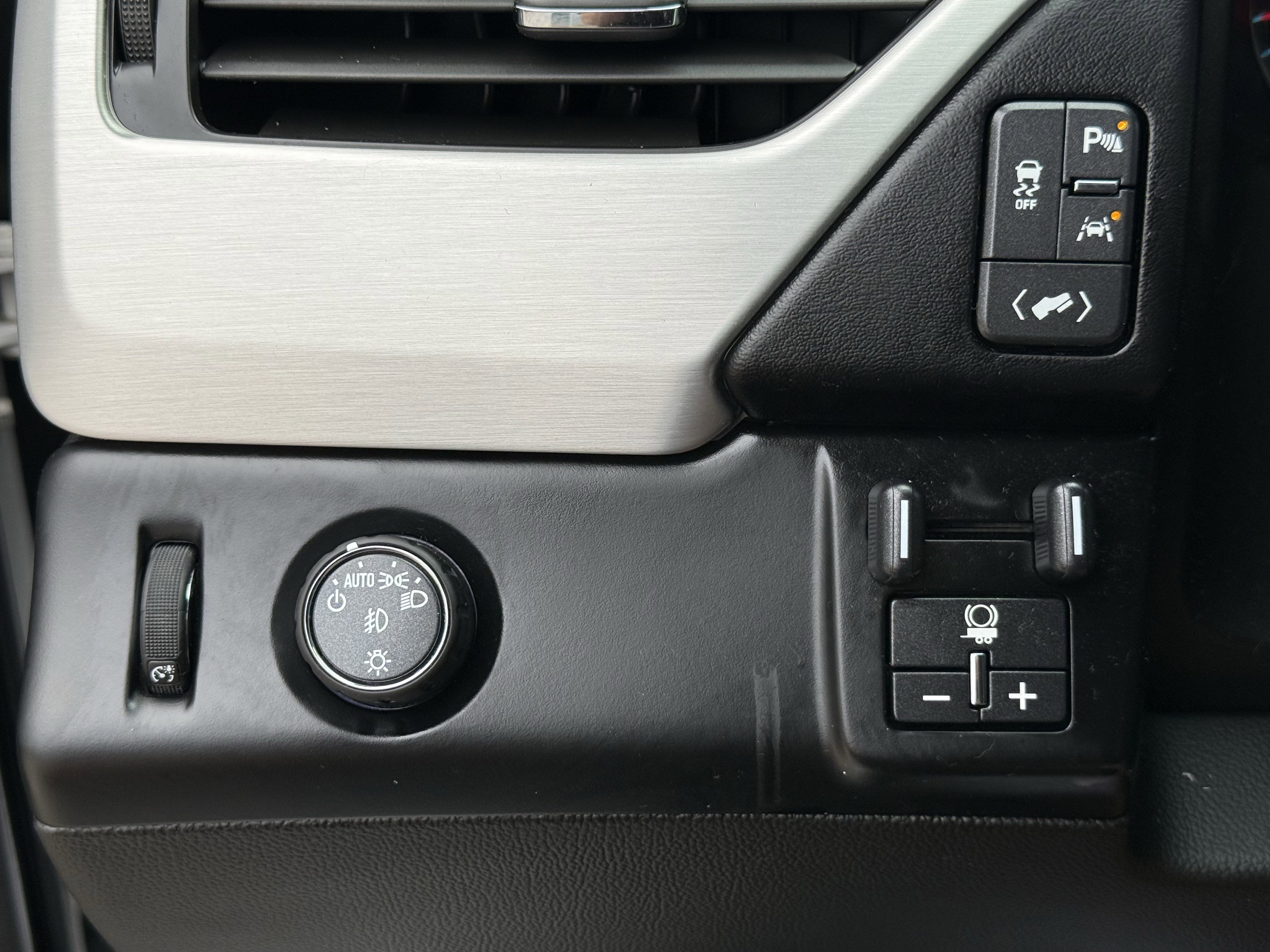 Used 2018 GMC Yukon SLT w/ Premium Edition image 24