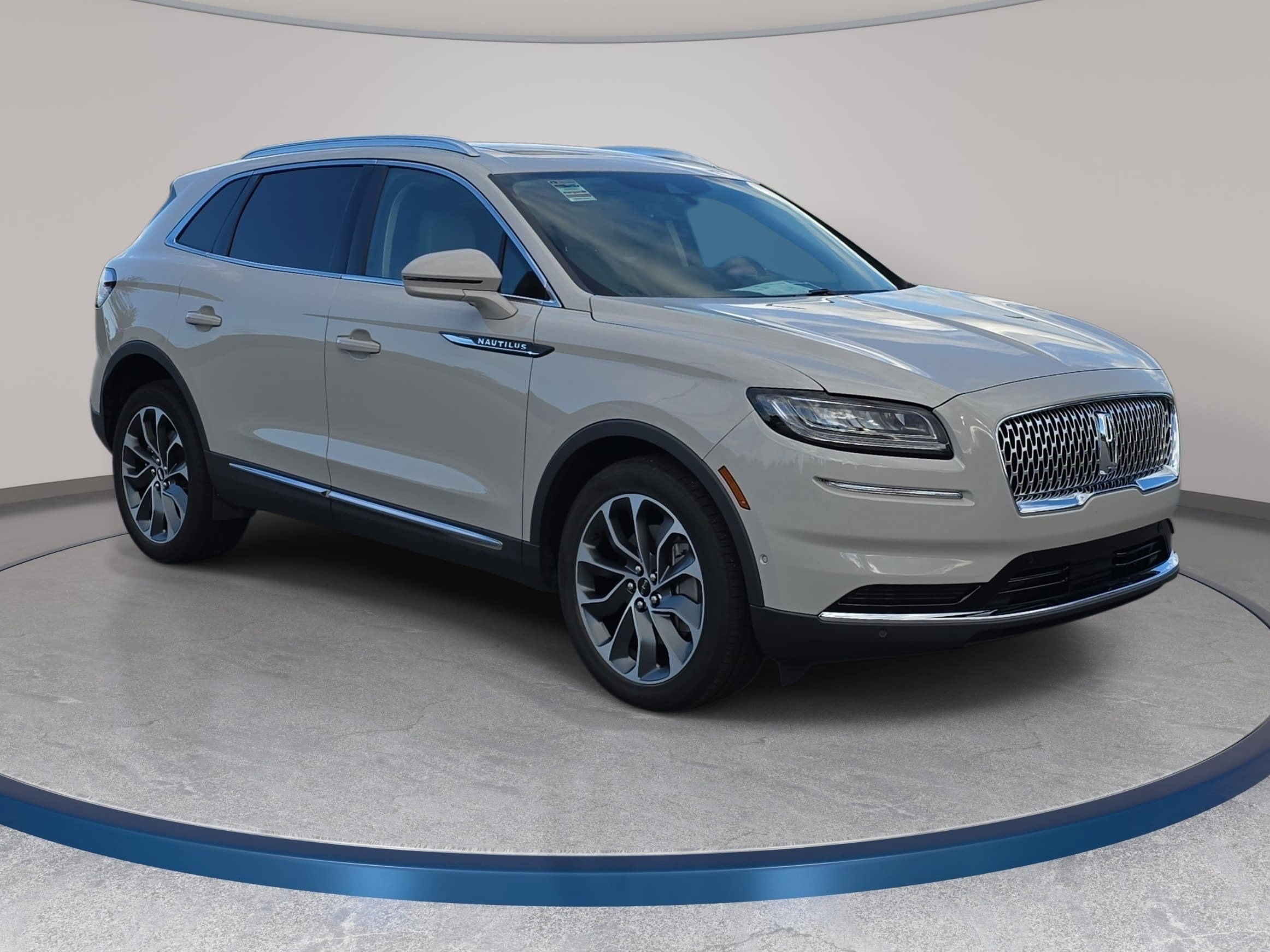 Used 2023 Lincoln Nautilus Reserve w/ Equipment Group 201A AWD/4WD image 3