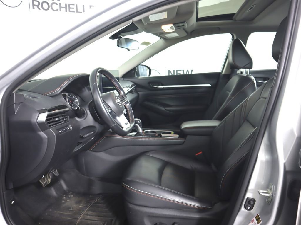 Used 2023 Nissan Altima 2.5 SR w/ SR Premium Package AWD/4WD image 8