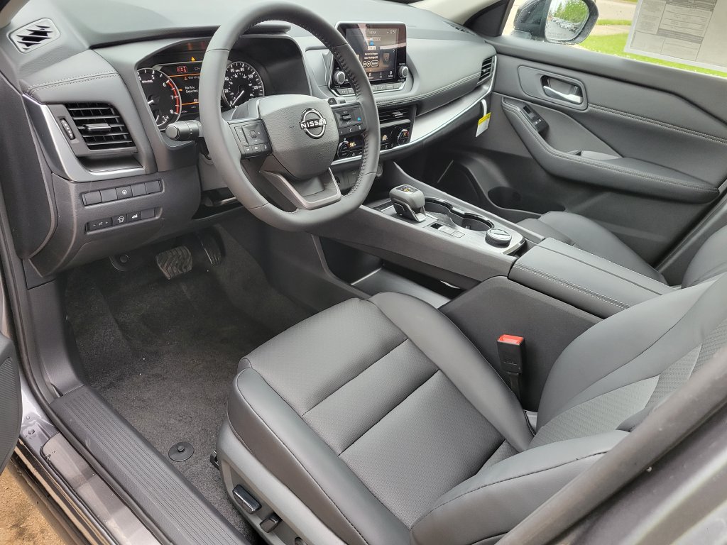 New 2026 Nissan Rogue Dark Armor AWD/4WD image 6