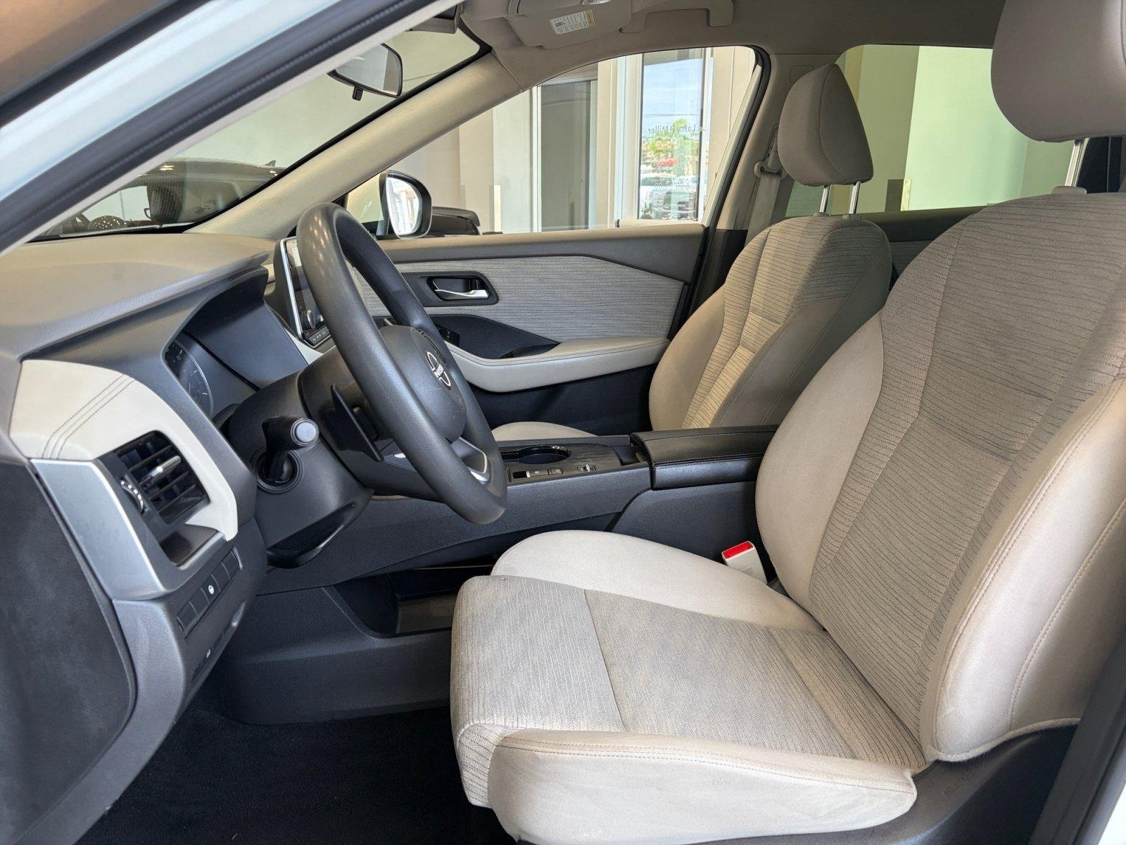 Used 2023 Nissan Rogue SV FWD image 12