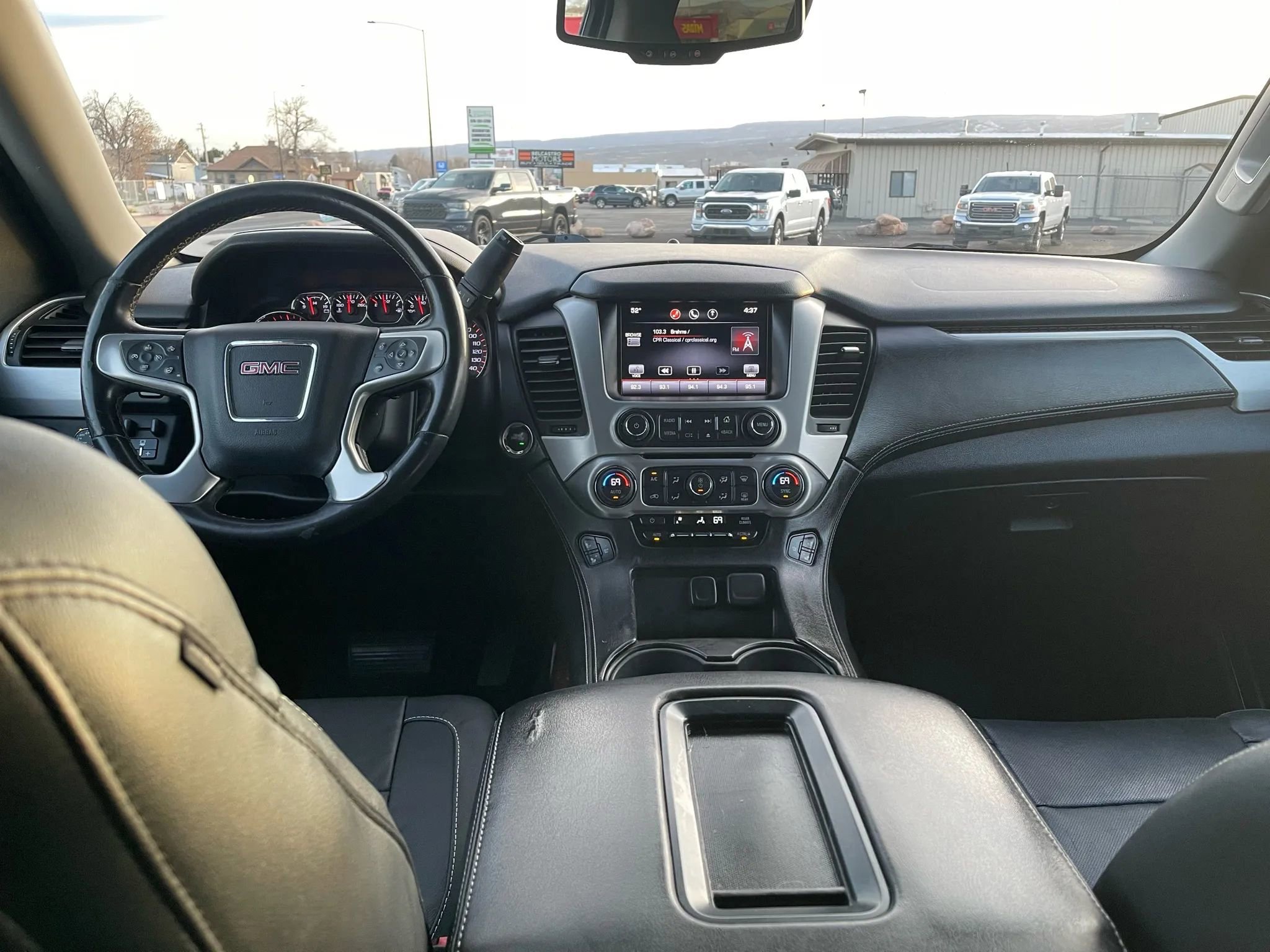 Used 2015 GMC Yukon XL SLT w/ Open Road Package image 11