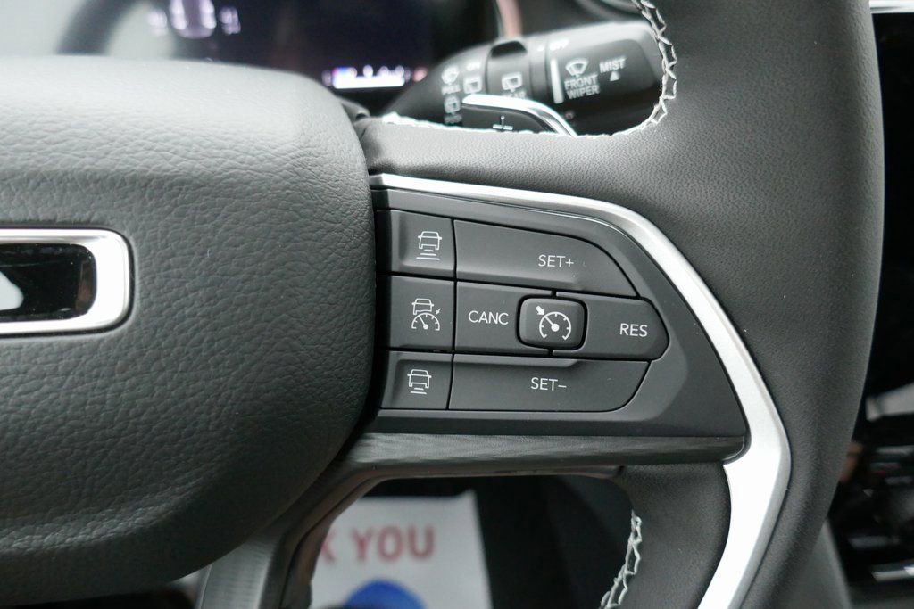 New 2025 Jeep Grand Cherokee Altitude image 17