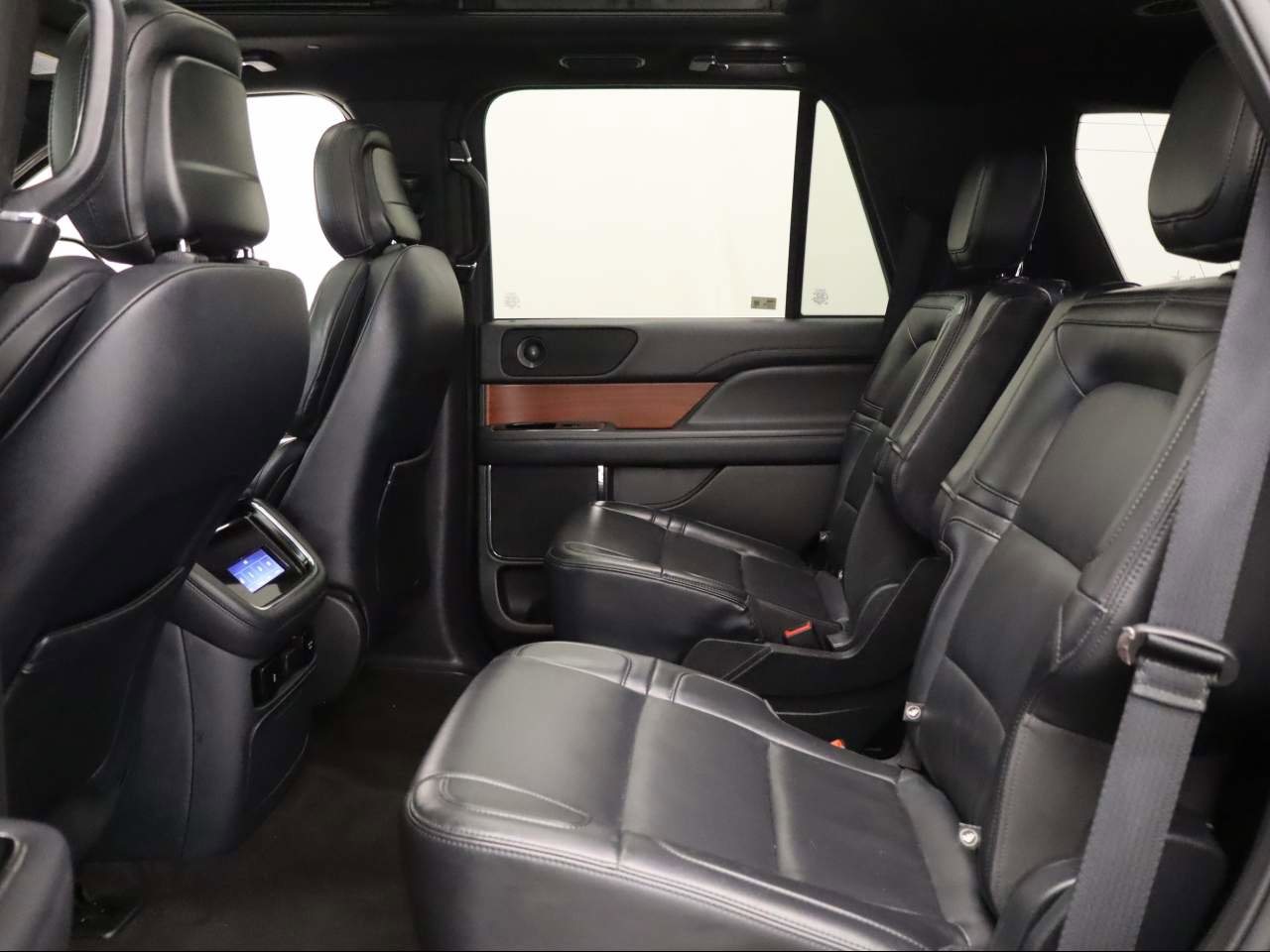Used 2024 Lincoln Navigator Premiere image 19