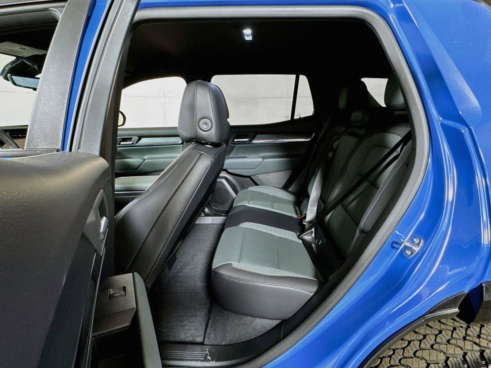 New 2027 GMC Terrain AT4 w/ Technology Package II AWD/4WD image 13