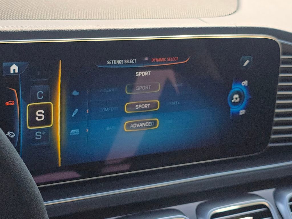 New 2026 Mercedes-Benz GLE 53 AMG 4MATIC Coupe image 35
