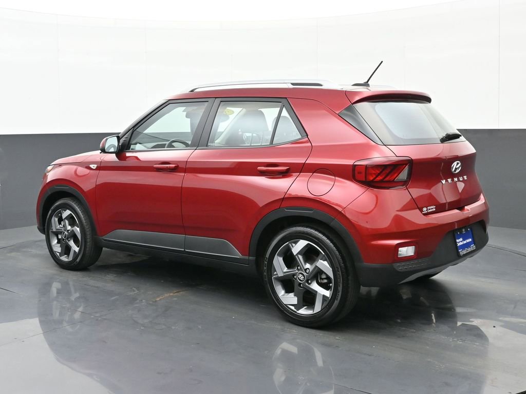 Used 2024 Hyundai Venue Limited image 6