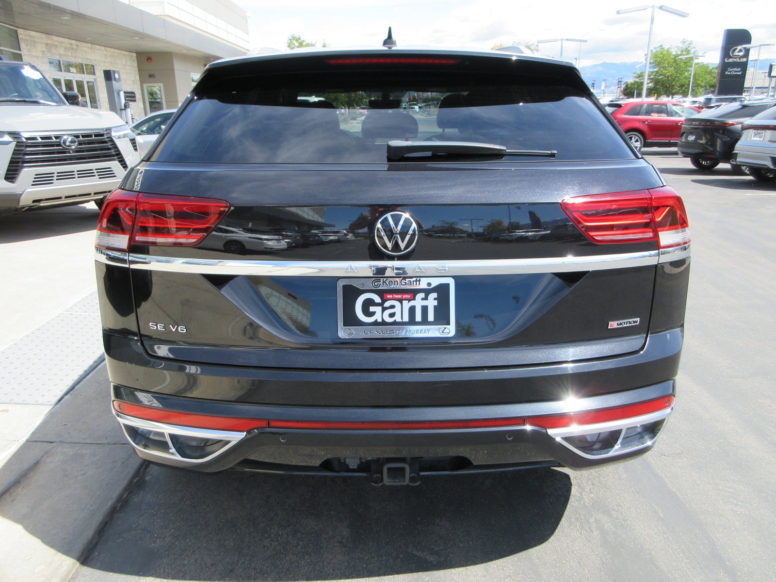 Used 2020 Volkswagen Atlas Cross Sport SE w/ Towing Package AWD/4WD image 8