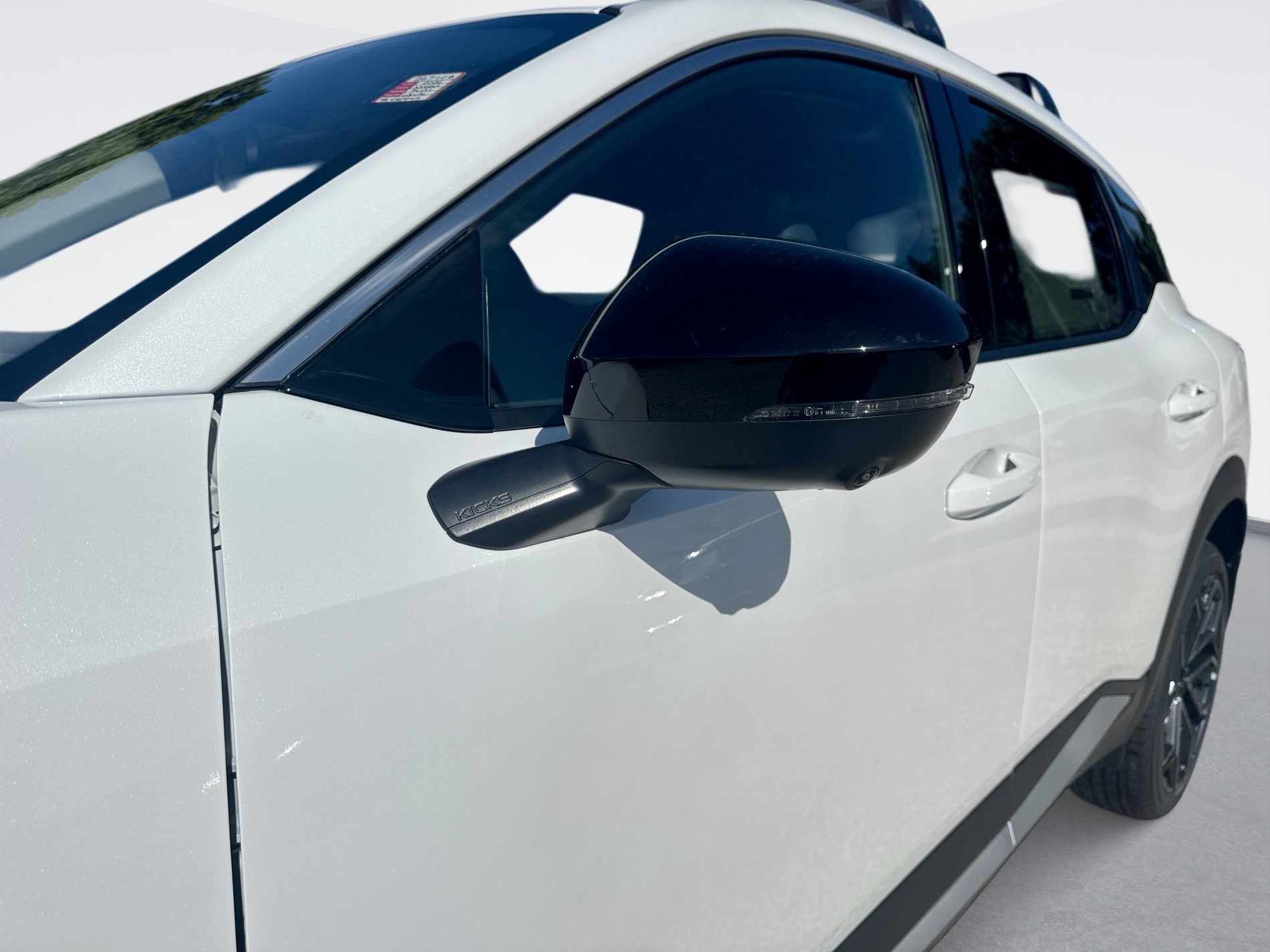 New 2026 Nissan Kicks SR w/ Cold Weather Package FWD image 12