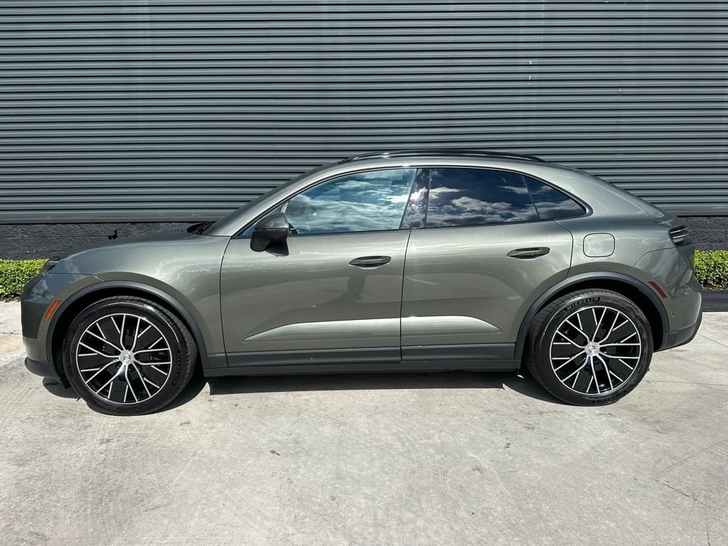 Used 2026 Porsche Macan Electric RWD image 2