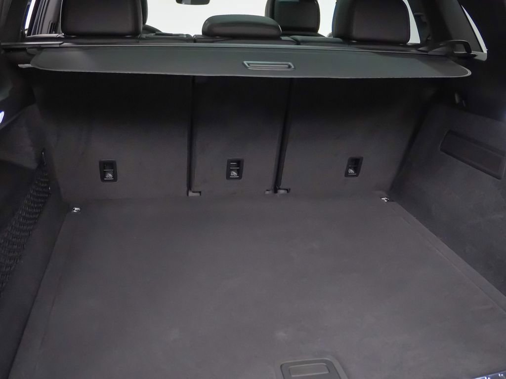 Certified 2025 Porsche Cayenne image 13