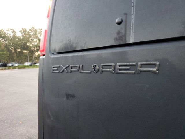 Used 2024 GMC Savana 2500 Extended w/ Driver Convenience Package image 8