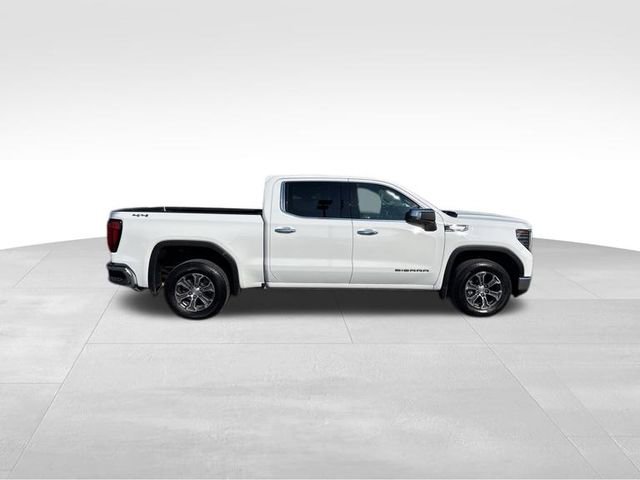 Used 2024 GMC Sierra 1500 SLT image 2