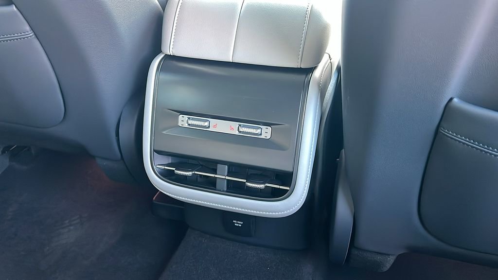 New 2026 Lincoln Nautilus Reserve image 9