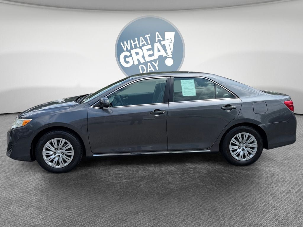Used 2013 Toyota Camry LE FWD image 7