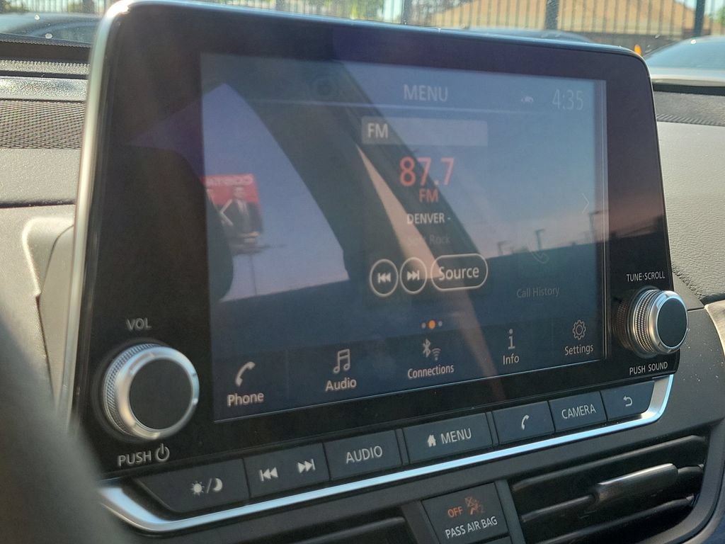 Used 2025 Nissan Altima 2.5 SV FWD image 28
