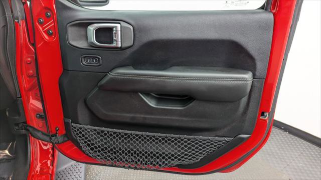 Used 2018 Jeep Wrangler Unlimited Sahara image 21